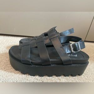 Chunky sandal